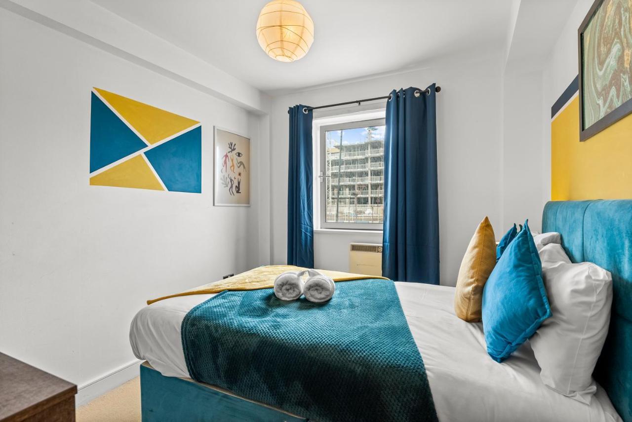 Enchanting Bristol Abode -Sleeps 6 With Balcony! Luaran gambar