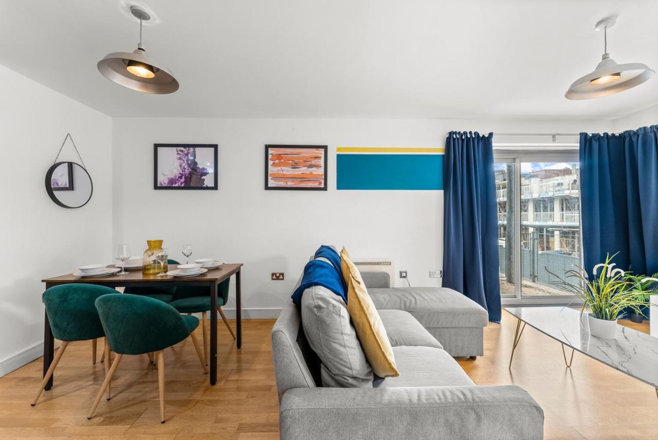 Enchanting Bristol Abode -Sleeps 6 With Balcony! Luaran gambar