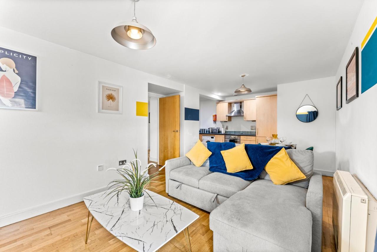 Enchanting Bristol Abode -Sleeps 6 With Balcony! Luaran gambar