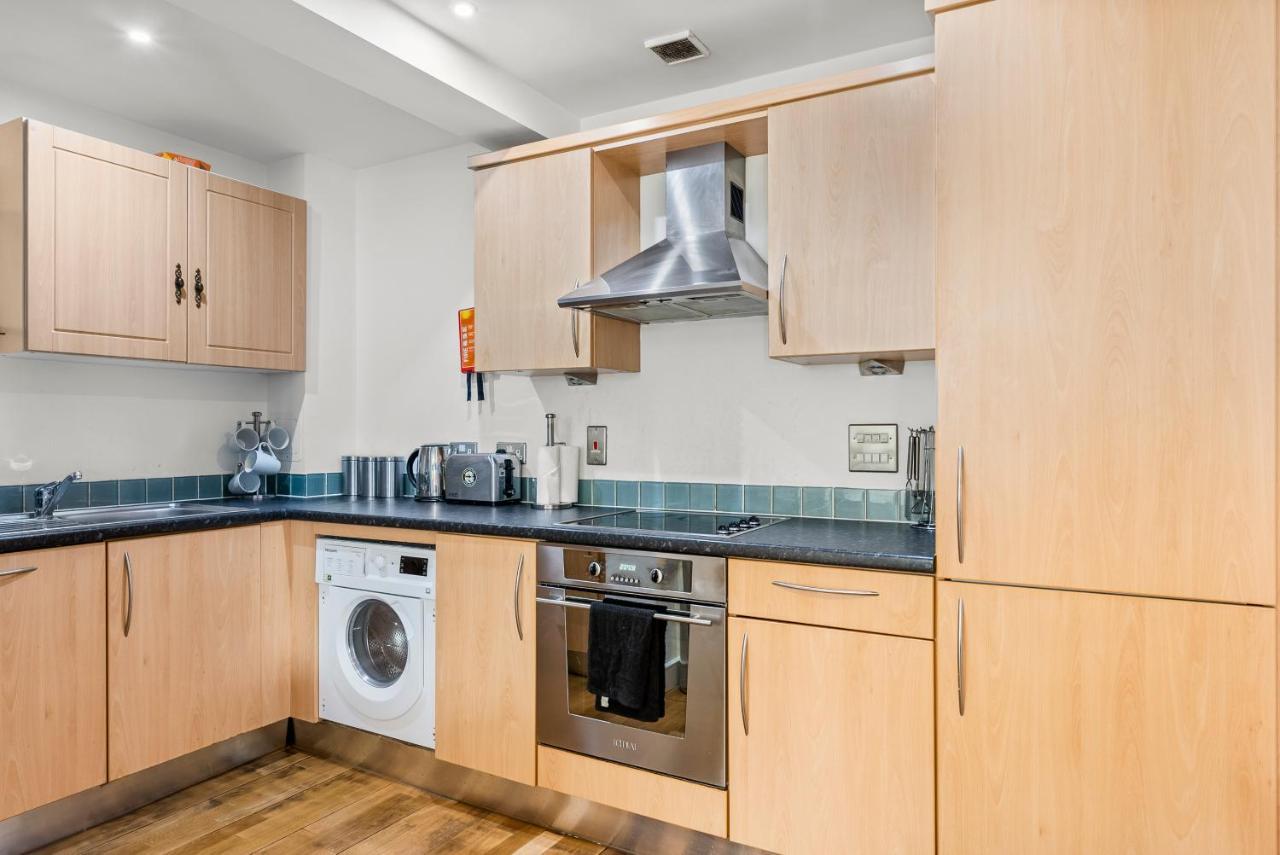 Enchanting Bristol Abode -Sleeps 6 With Balcony! Luaran gambar